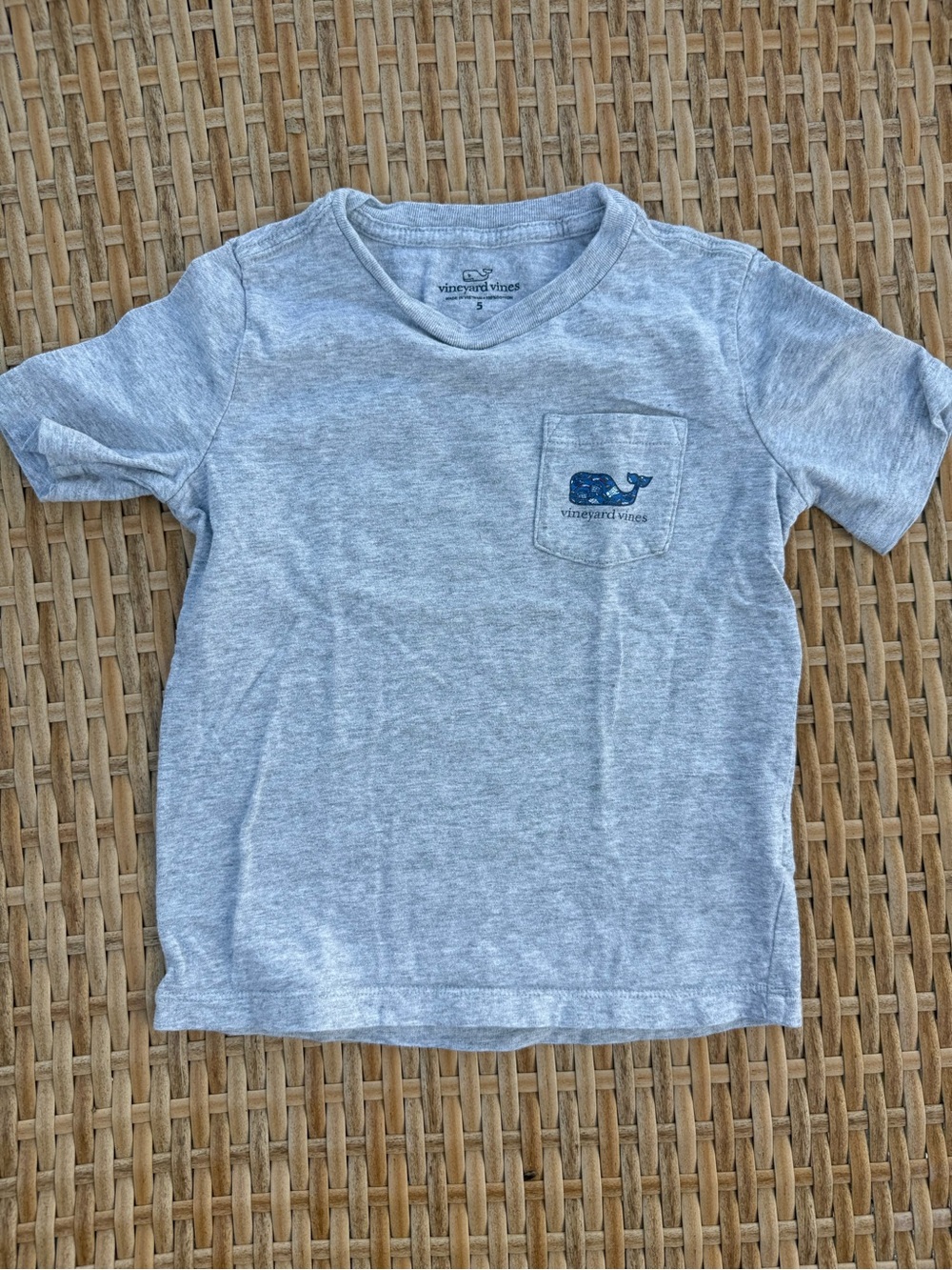 Vineyard Vines Boys Heather Gray Whale Pocket Tee size 5